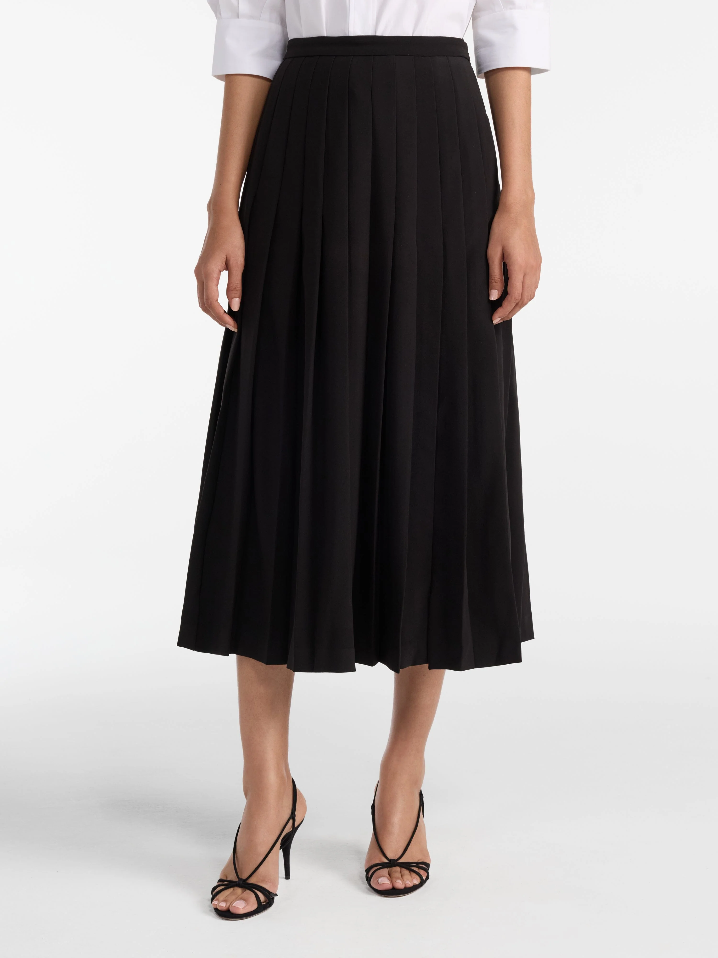 Kilt B Skirt in Black - Image 5