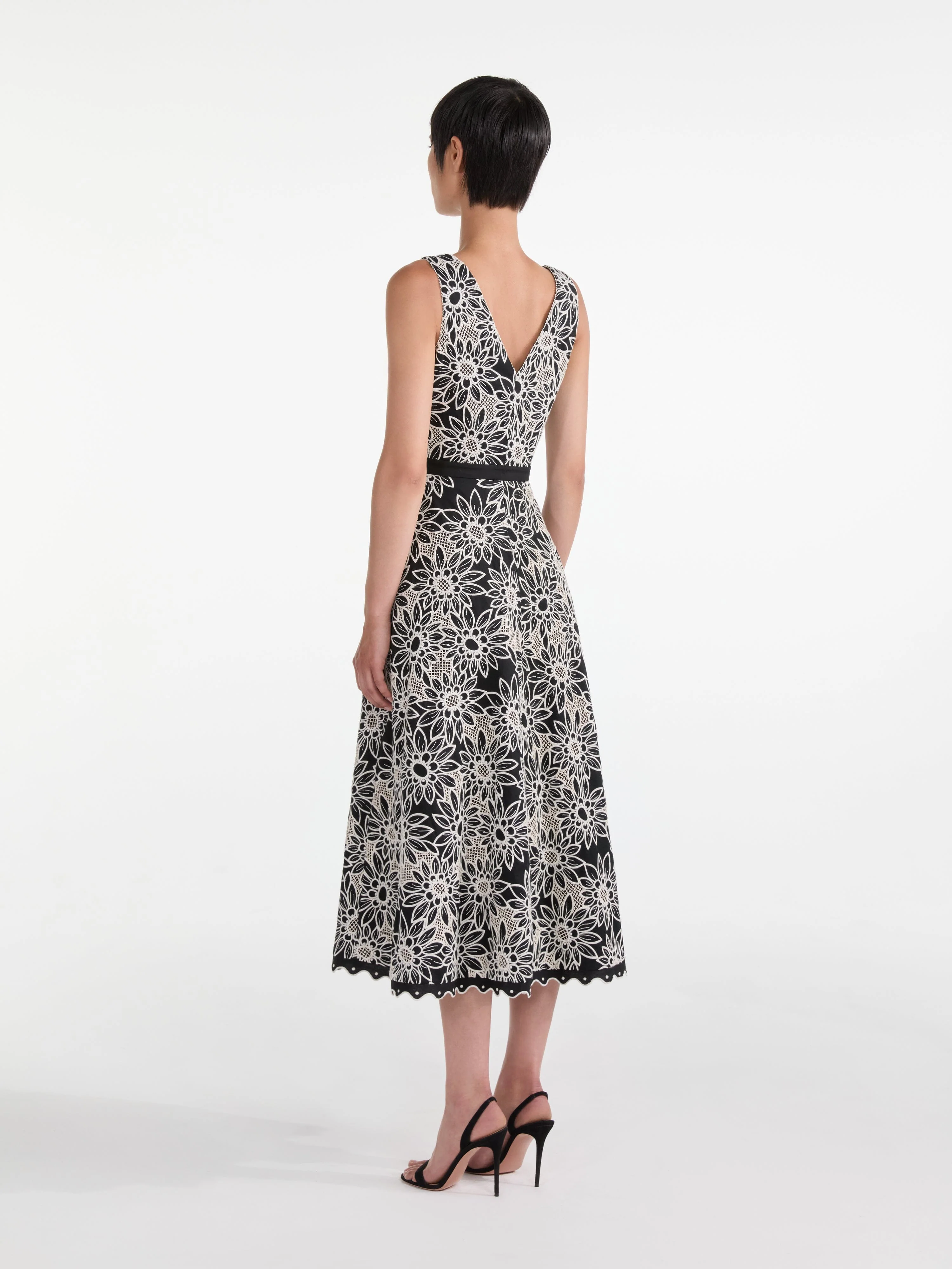 Zoey D Dress in Black Daisies - Image 4